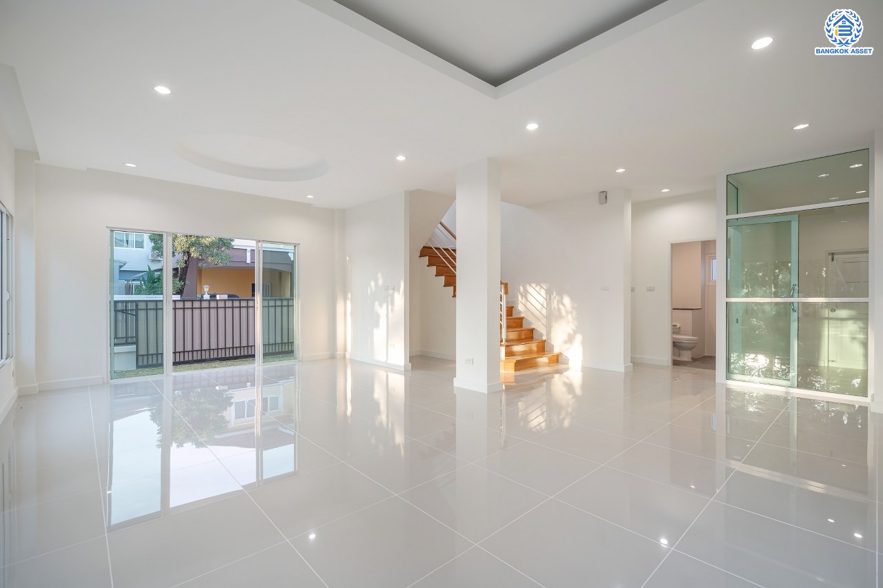 บ้านมือสองตกแต่งใหม่ โครงการ เพอร์เฟคเพลส1 ราชพฤกษ์ คุณภาพแบรนด์ Property Perfect เนื้อที่ 66.2 ตร.ว. ตอบโจทย์ทุกการอยู่อาศัย ฟังก์ชัน 3 ห้องนอน 3 ห้องน้ำ 2 ที่จอดรถ บนทำเลติดถนนราชพฤกษ์ ใกล้วงเวียนพระราม5 รถไฟฟ้าสายสีม่วง "สถานีบางรักน้อยท่าอิฐ" และจุดขึ้นทางด่วน "กาญจนาภิเษก"